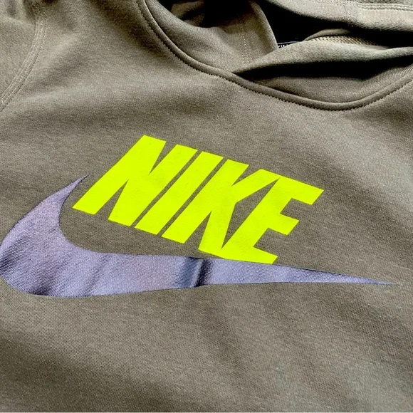 Nike Standard Fit Hoodie Size L NWOT